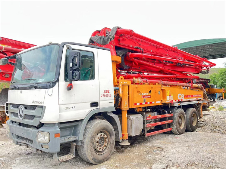Mercedes Benz Used Concrete Trailer Pumps 32 MPa Custom Color