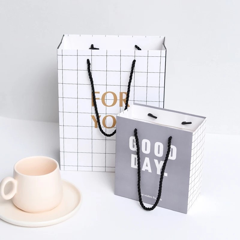 Luxury 230GSM Art Shopping Custom Printed Paper Bags