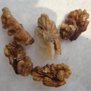 China Walnut Kernel —Light Amber Quarter(LAQ) wholesale