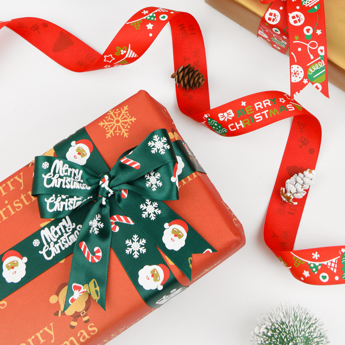 2cm 2.5cm Christmas Printed Ribbons ISO14001 Personalised Xmas Ribbon