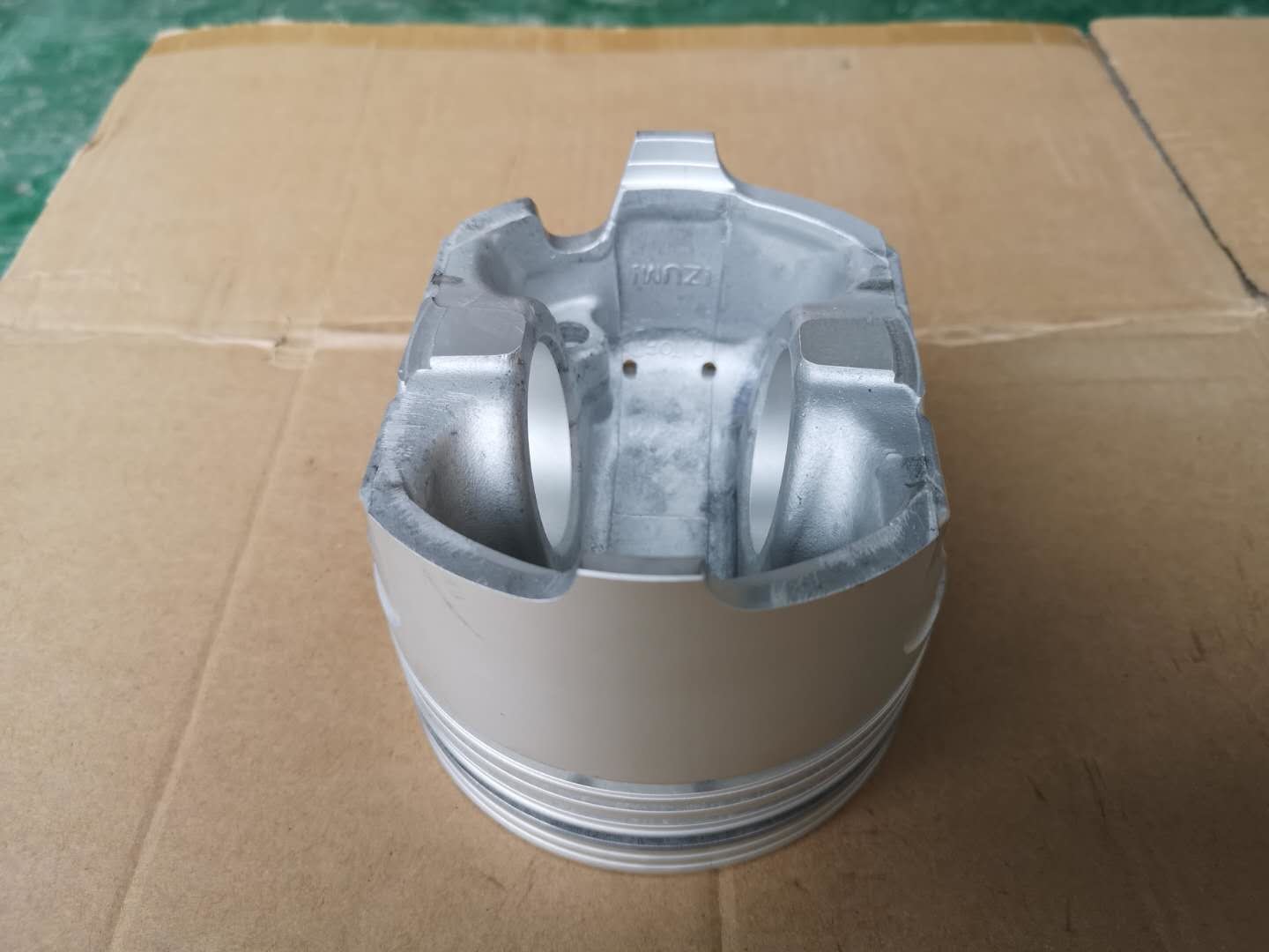 10PE1 ISUZU Engine Parts 1121119260 Circle Combustion Chamber Code 9260 Isuzu Heavy Truck Engine Repair Piston