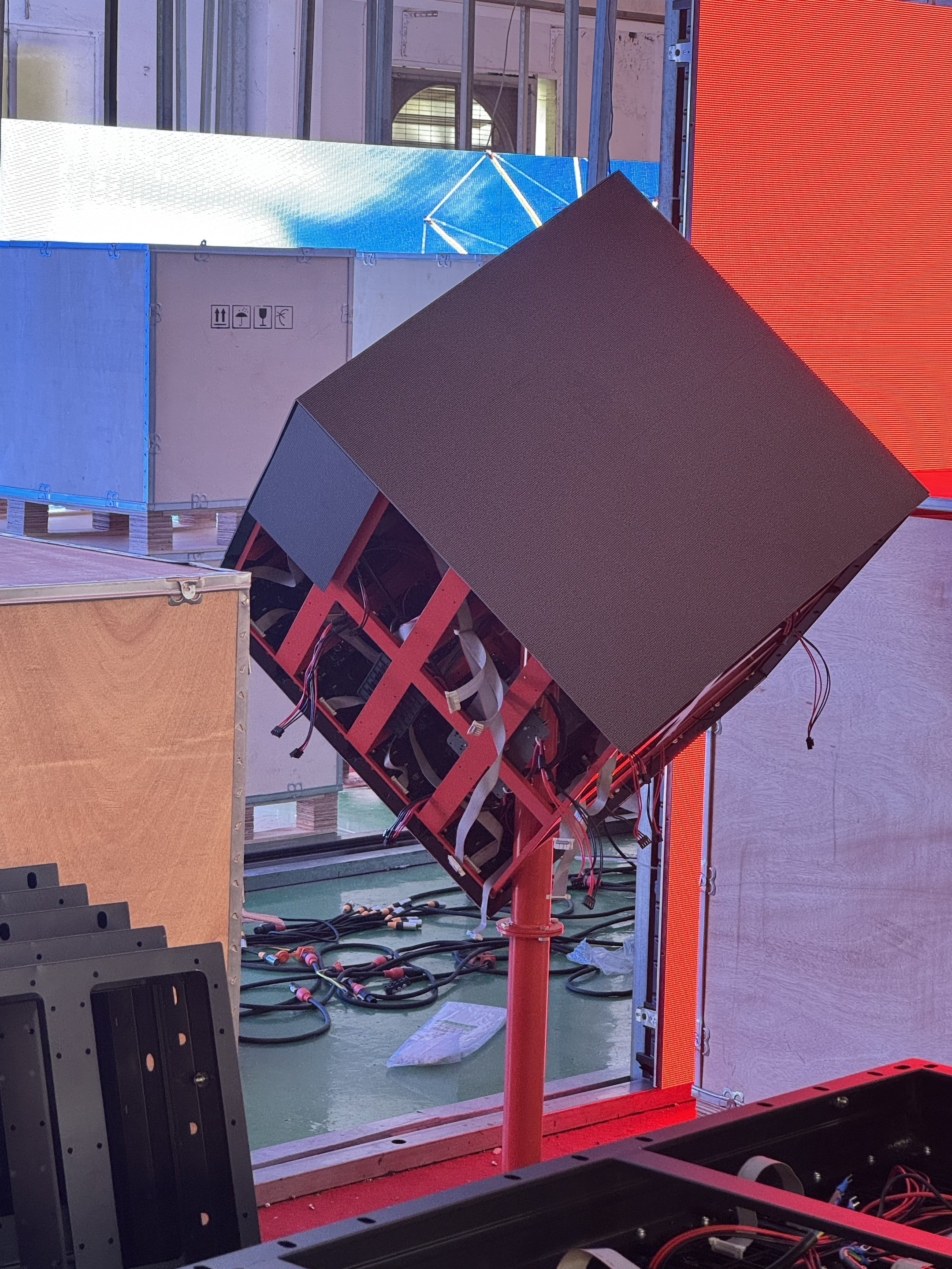 Cube HD LED Display for High-Impact Branding and Events Flexible Installation 360 deg Viewing and Special-Shaped Splicing for Maximum Impact