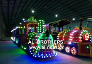 China Train Rides Electric Amusement Park Trains For Kids Birthday Parties Sale wholesale