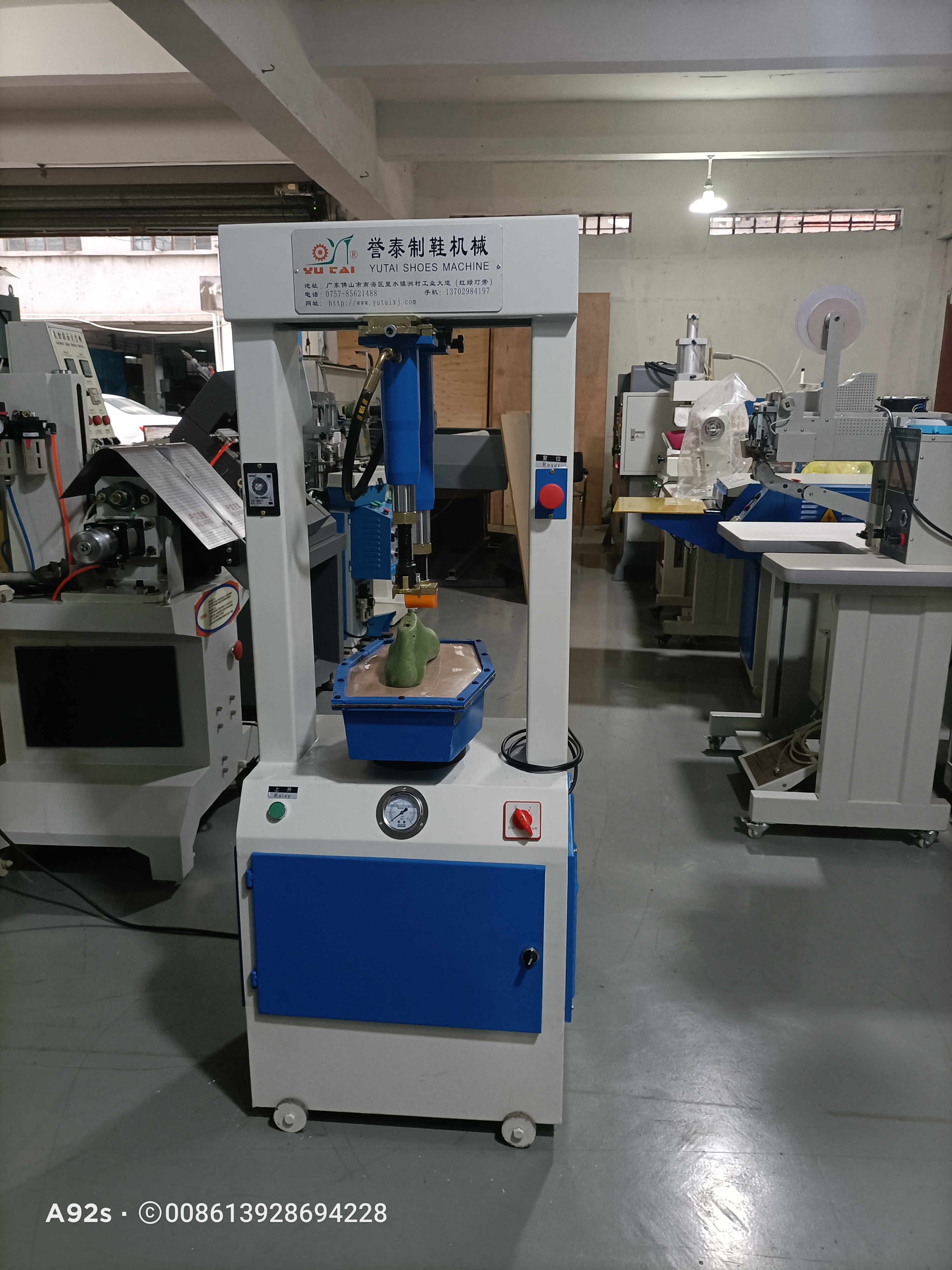 shoes machine making factory selling YT-01D Hydraulic Single Headed Sole Attaching Machine shoes pasting machine