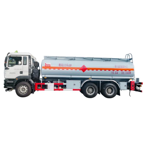 15.4CBM Chemical Tanker Truck With Pump , HOWO 6x4 Oil Tank Truck Euro 3