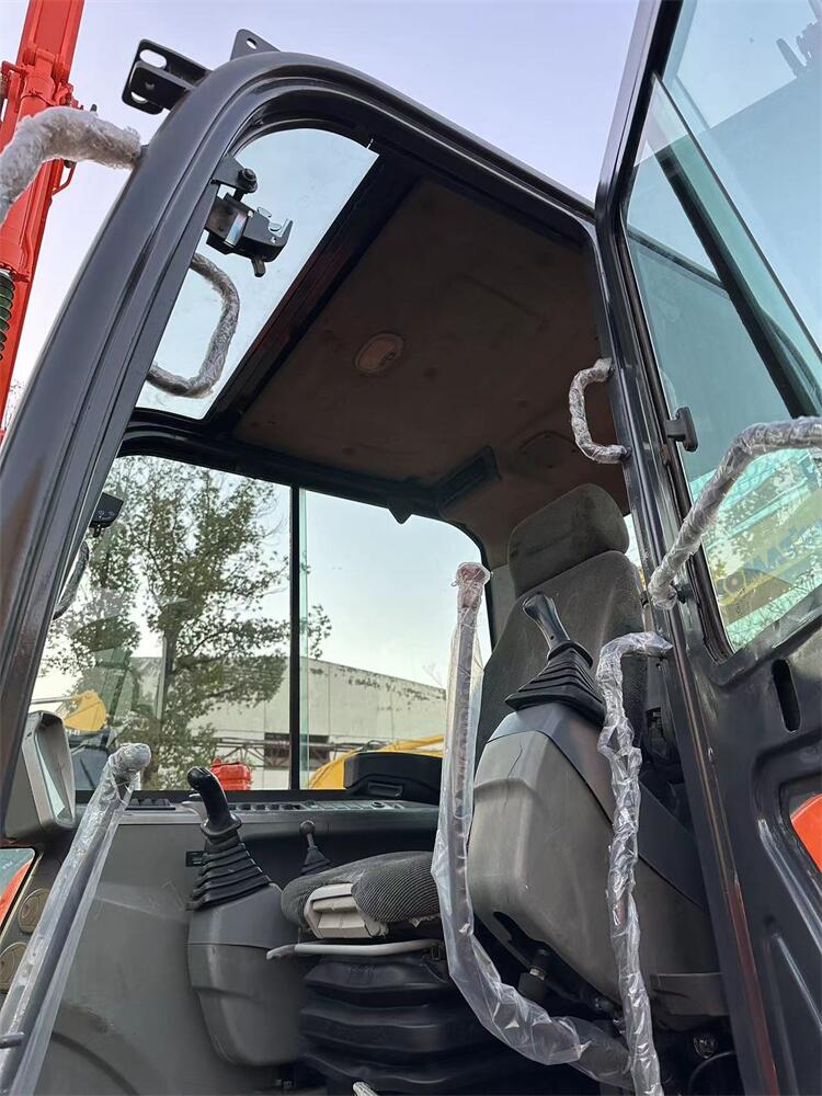 Korean Original Doosan DX60 Excavator in Durable and with Original Hydraulic Cylinder