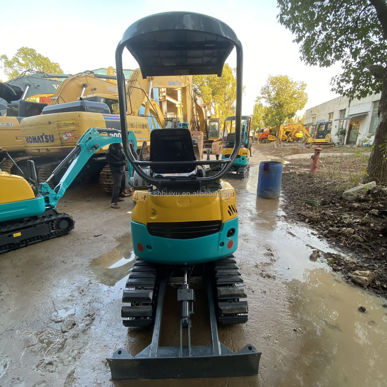used 2T Kubota U17 charged diesel hydraulic crawler excavator have high quality with a discount price on construction kubota U35