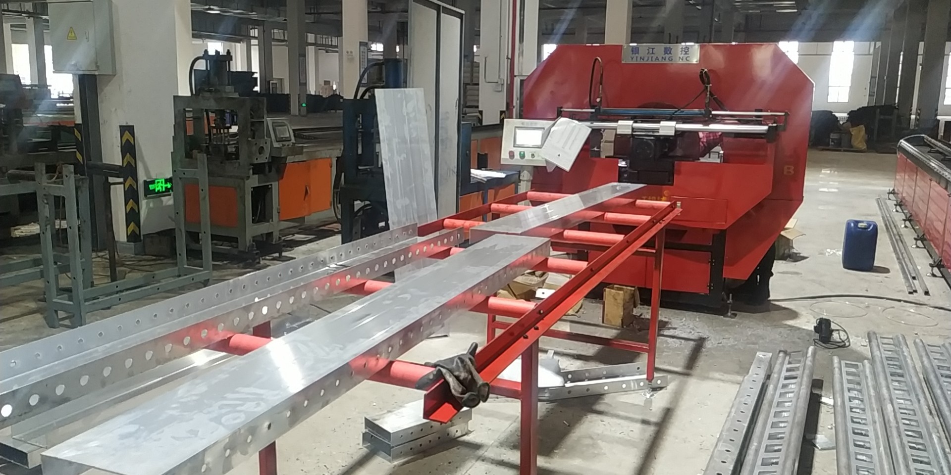 Economical 1000kN F Punching Force Thick Flat Steel And CNC Steel Structure Punching Shearing Machine