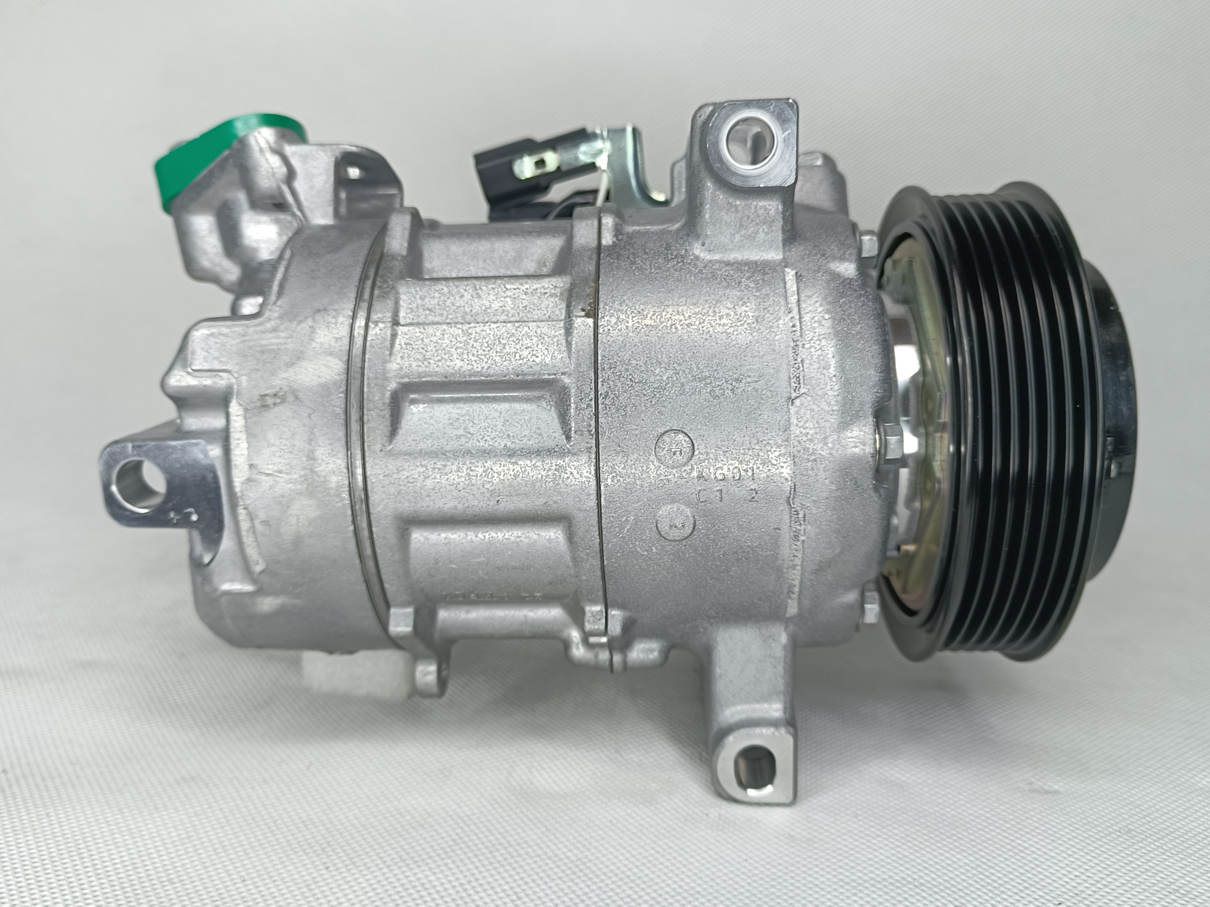 Car AC Compressor Assembly For Nissan X-TRAIL 2.0 OEM 926004BA0A