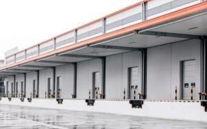 China Stationary Loading Dock Leveler Electric Running Hold Down Function wholesale