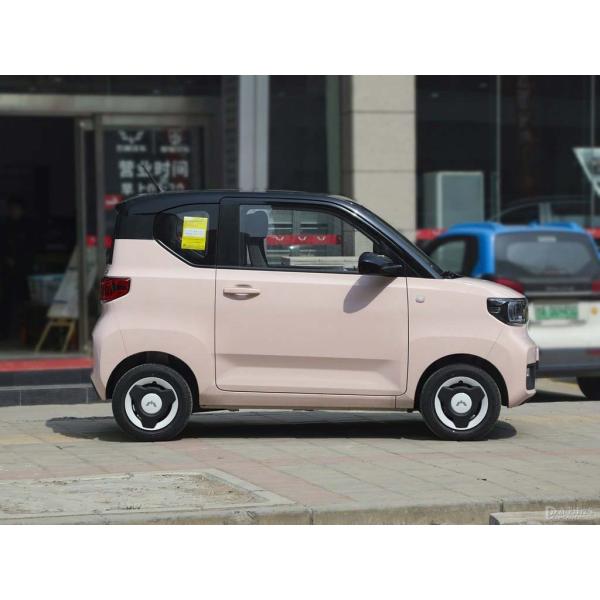 Made in China, SAIC GM Wuling mini electric car is a small electric car, and the popular ternary lithium battery