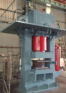 China Large 4000 Ton Hydraulic Press , Hydraulic Steel Press For Heat Exchanger Plate wholesale