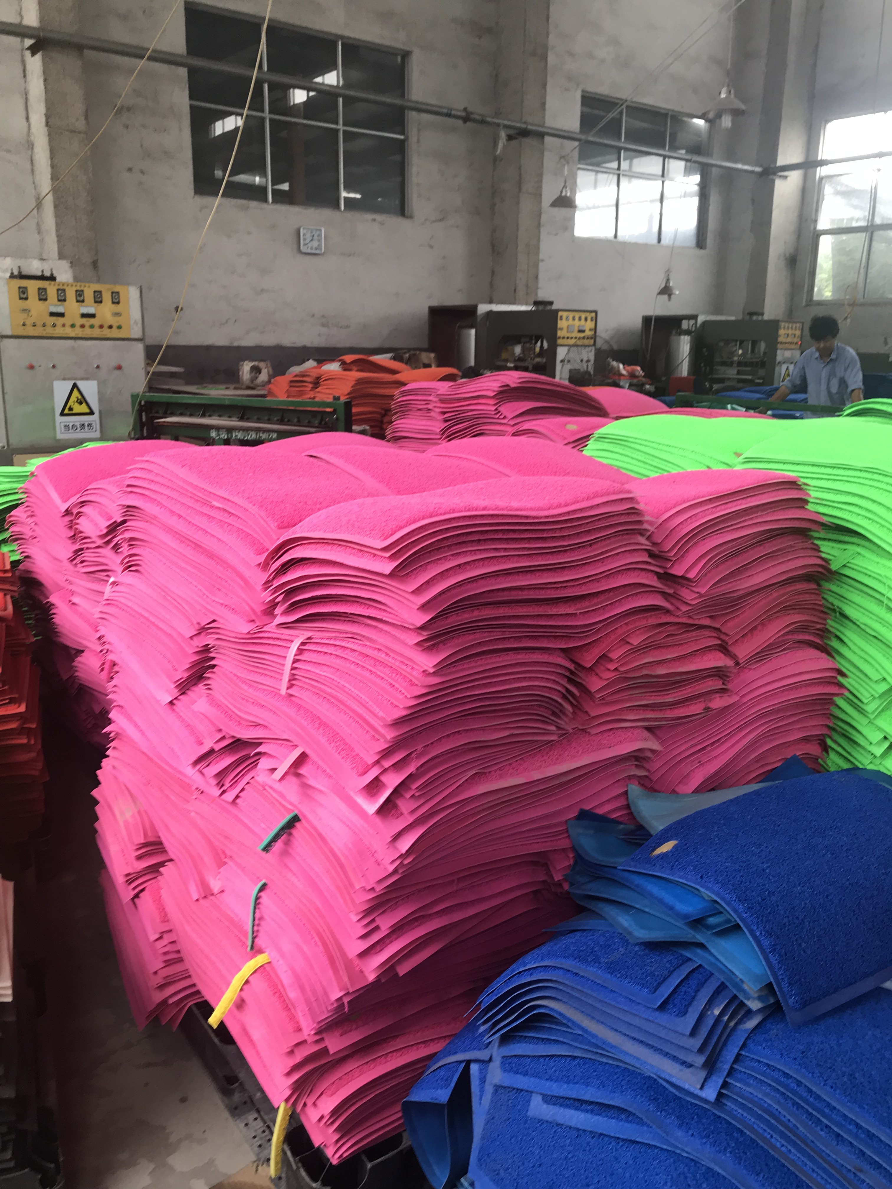 Cushion Coil Car Mat Making Machine PVC Powder And Additive Materials