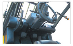 Seat Type Industrial Forklift Truck , Various Engine Compact Forklift Trucks