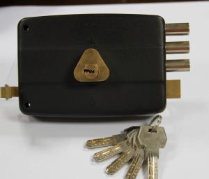 China Antique Brass Security Rim Lock Three Round Bolt Fast Delivery wholesale
