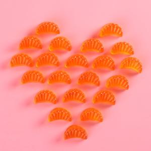China Oil Coating Fruit Shaped Gummy Candy , Chewable Gummy Vitamins Orange Flavor wholesale