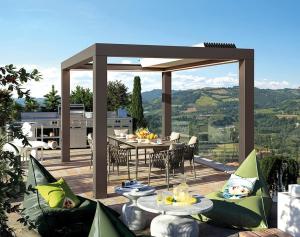 China New technology outdoor motorized retractable pergola wholesale