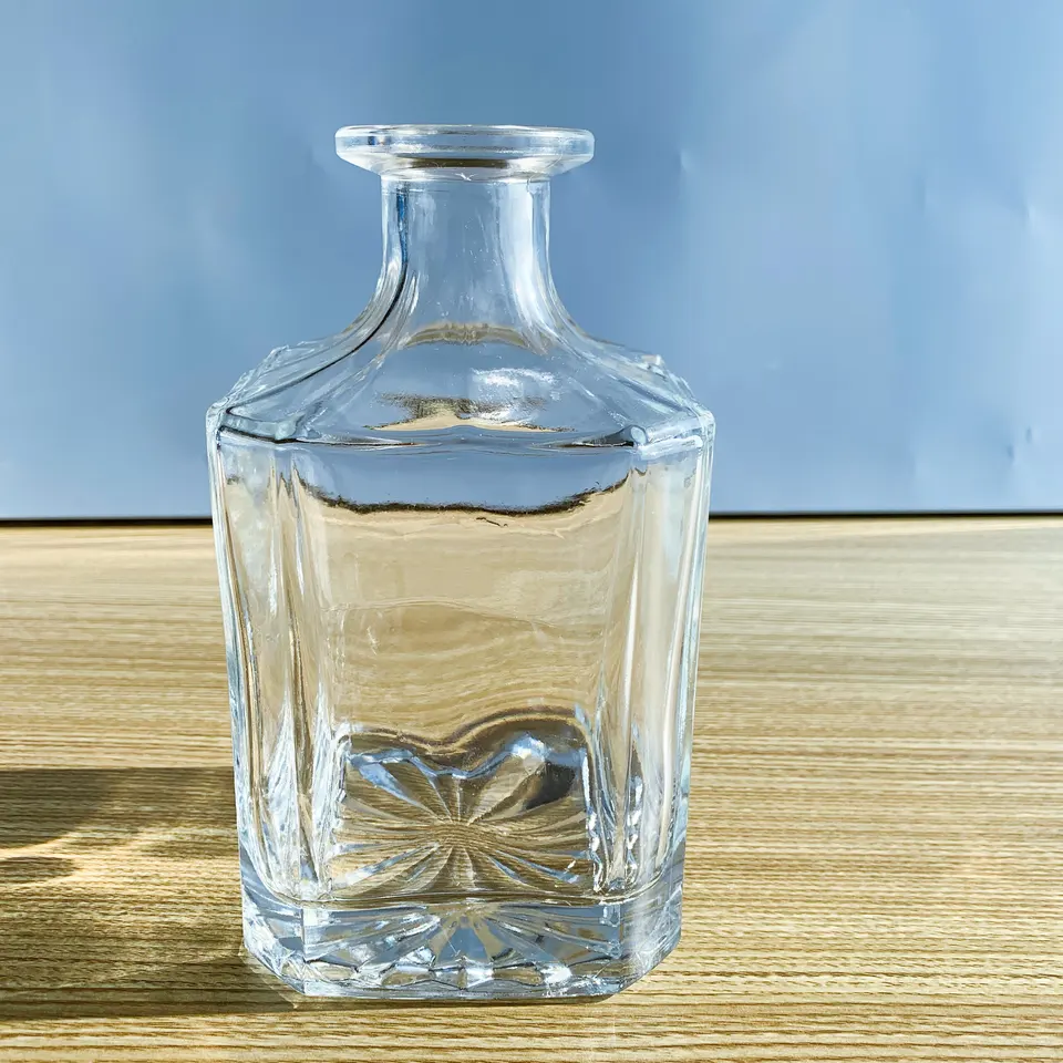 Glass Wine Whisky Bottle with Cork Cap 500ml and 750ml Square Design Empty Bottle