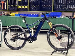 China 28&quot; 29“ 27.5 Inch Electric Mountain Bikes 27.5&quot; Xl 48v 500w Hybrid Long Range Long Range wholesale