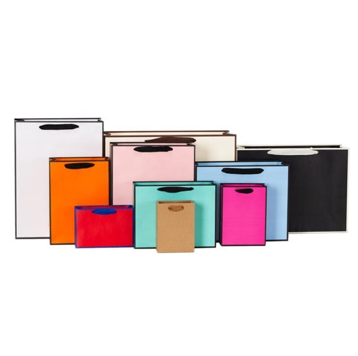 Colorful White Paper Shopping Bag for Outlet Custom Logo Garment Bags Made of Ivory Board
