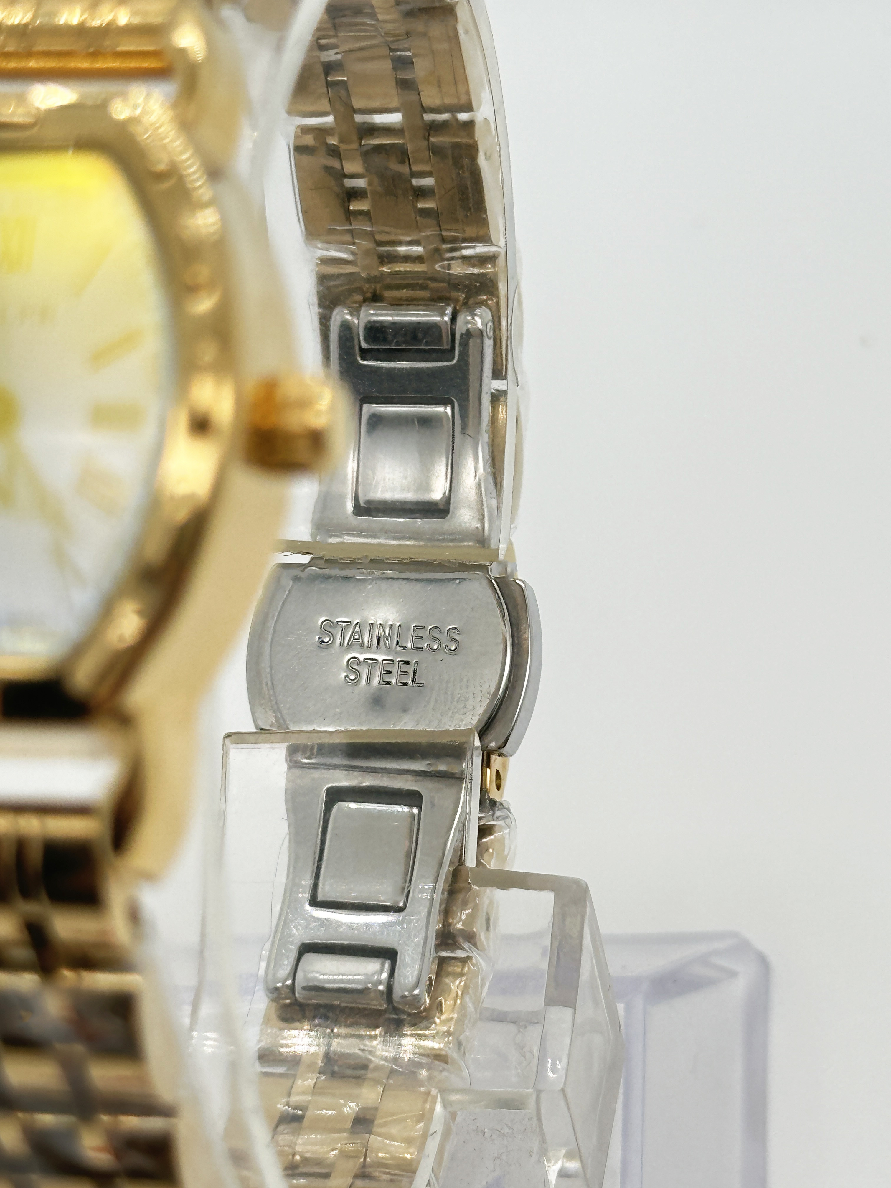 Factory Wholesale Fashionable and Elegant Quality Women Watches with Stainless Steel Strap Analog Luxury Watch