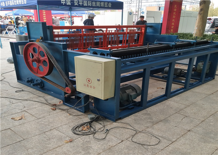 Stainless Steel Crimped Wire Mesh Machine 2-6mm Type 2.5m / 2.0m Width
