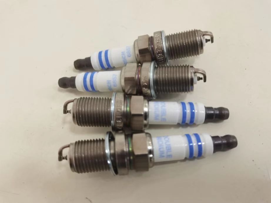 OEM Support Weichai WP10 WP12 Natural Gas Engine Spark Plugs 1000450457 610800190174