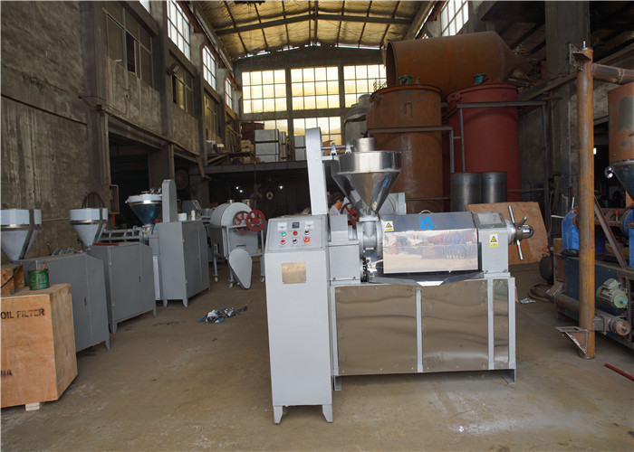 Temperature Control Cooking Oil Pressing Machine , Edible Oil Press Machine 1180kg Weight