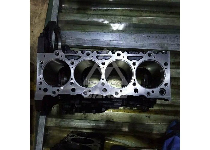 Isuzu Engine Parts Engine Cylinder Block , Excavator Engine Parts Diesel Cylinder Block