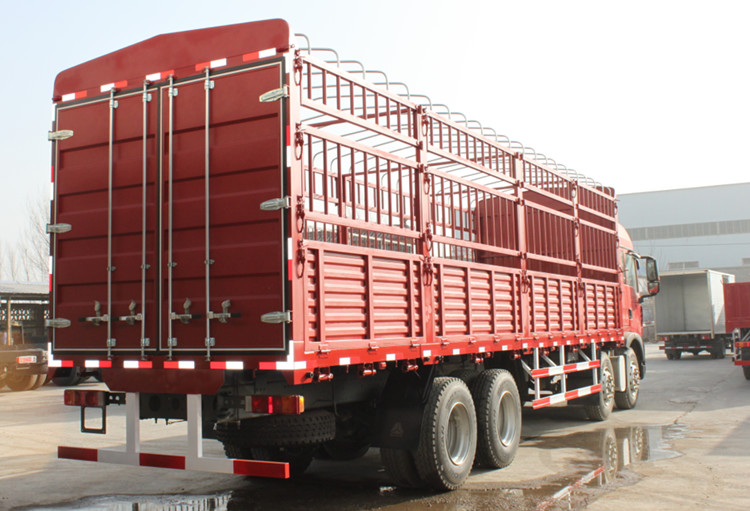 12 Wheelers Small Cargo Truck / Commercial Cargo Truck 30 - 40 Ton Loading Capacity