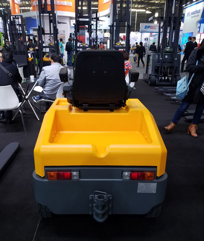 Yellow 3 Ton Small Electric Tractor , Car Shape Battery Driven Electric Tow Tugs
