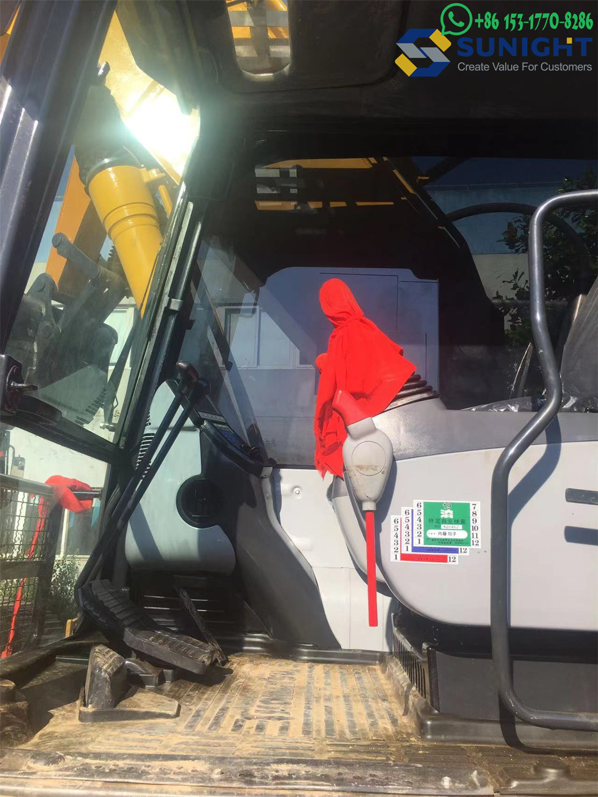 Japan Used Komatsu PC240 PC240-8 Medium Excavator 24ton Second Hand Komatsu 240 240-8 Earth Moving Digger Construction Machinery