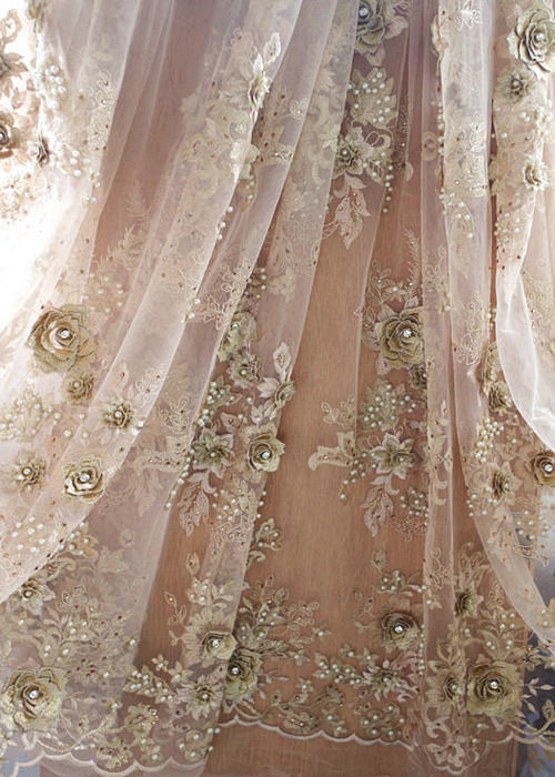 120cm Wide 3D Flower Lace Fabric , Polyester Bridal Metallic Gold Lace Fabric