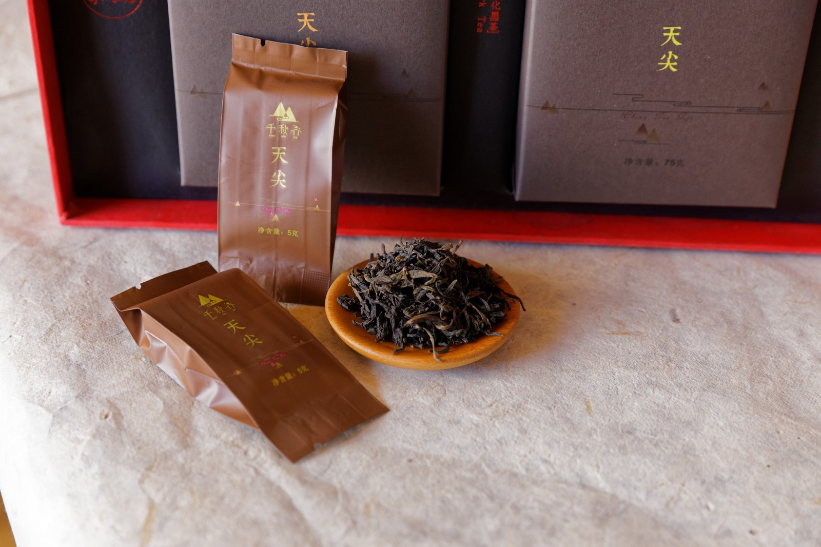 Fermented Processing Organic Black Tea Lapsang Souchong Loose Tea Bright Shiny Black Color