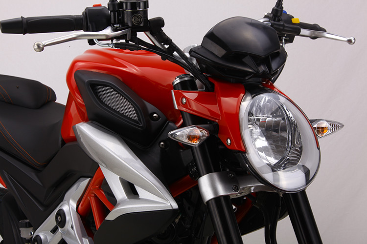 8000 RPM Brutale 250 6 Gears Naked Sport Motorcycle