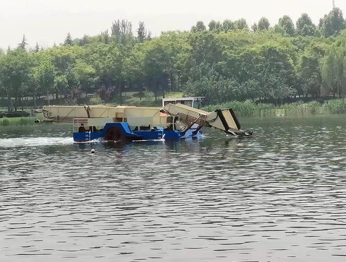 5km/H River Waterweed Weed Harvester Machine 105kw Weed Harvester Boat 10 Cubic