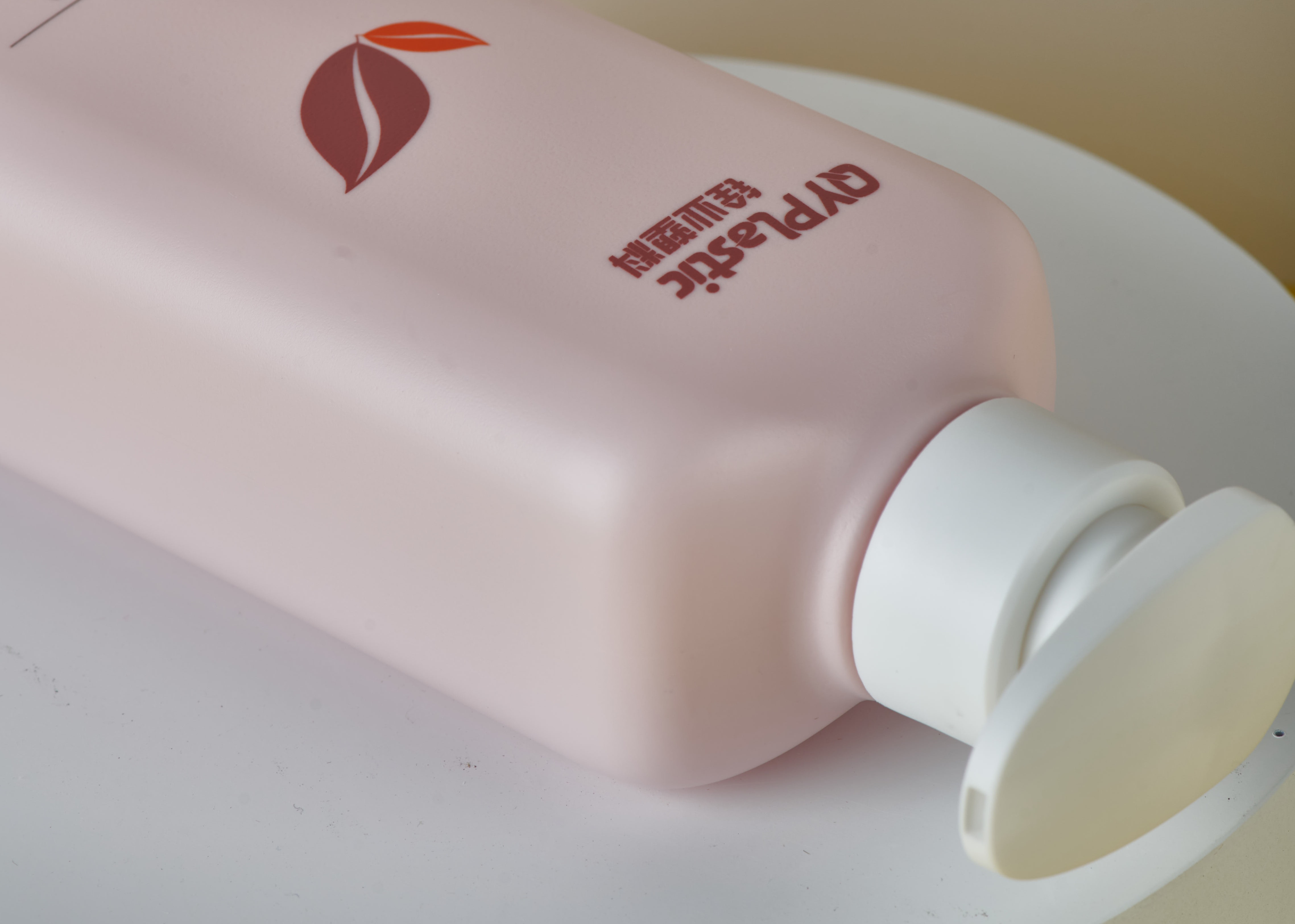 Square Frosted HDPE Plastic Lotion Bottle For Body Wash Shampoo 610ml