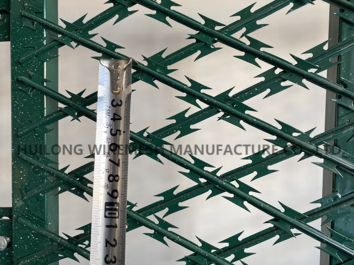 Green Pvc Coated Bto-22 Razor Barbed Wire As Fence Panel