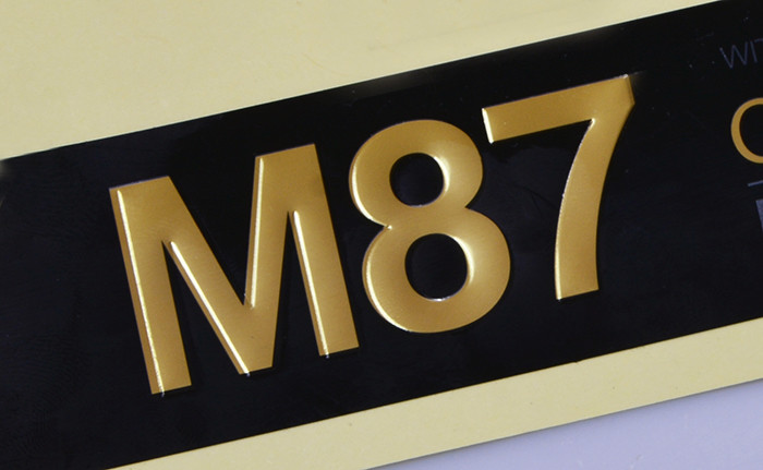 Custom self adhesive vinyl gold foil logo embossed bottle sticker label sheet