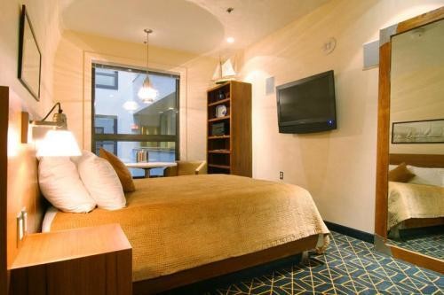 Budget Hotel Bedroom Furniture Laminated Cherry wood Double Bed with Headboard and Reception Sofa Teatable