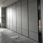 Wood Grain Finished Operating Movable Walls Banquet Room Soundproof From