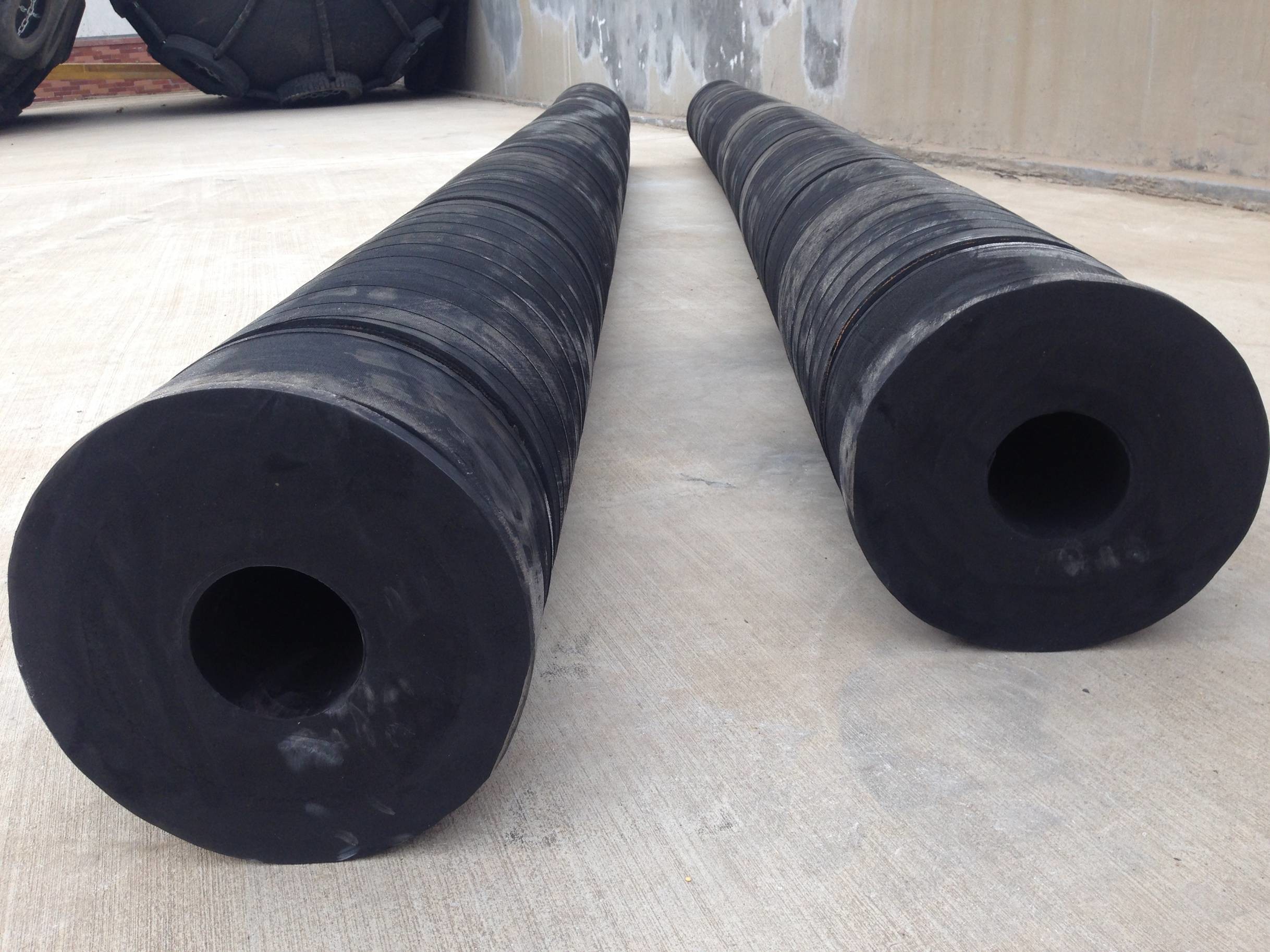 Unsinkable Design Cylindrical Rubber Fenders For Dock Protection