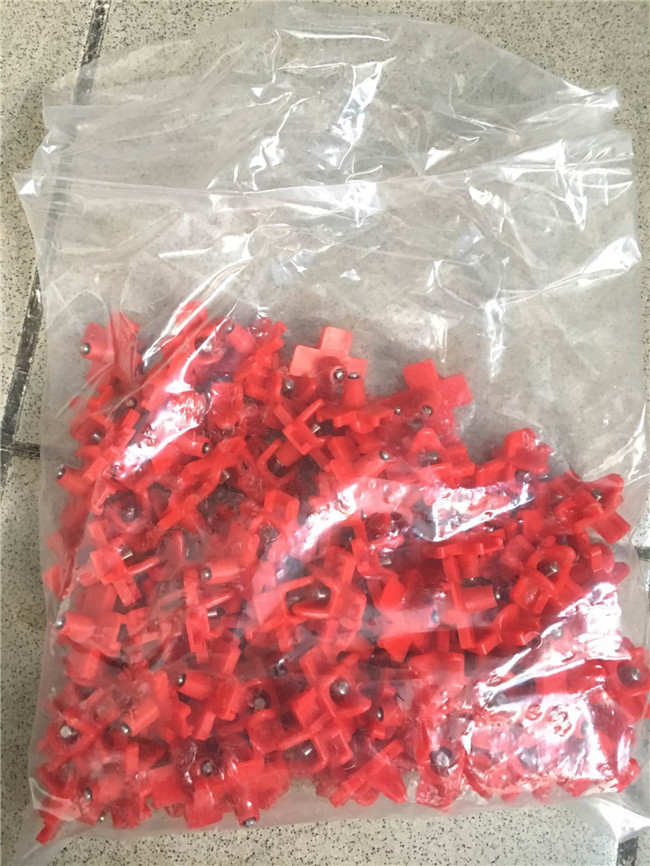 Horizontal Side Mount 8mm Pipe Poultry Water Drinkers Chicken CNC