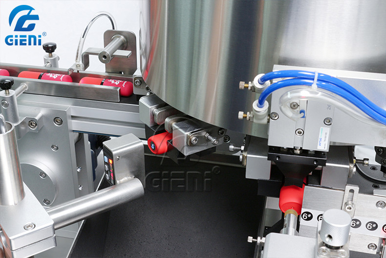 90pcs/Min Lip Balm Gloss Tube Labeling Machine 30mm Diameter