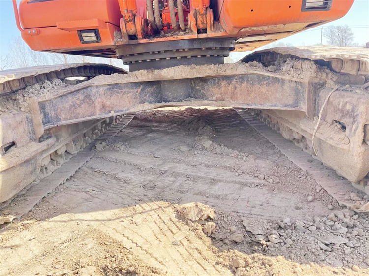 Active Korea Original Doosan DH300 30 Ton Excavators for Earth-Moving in Shanghai