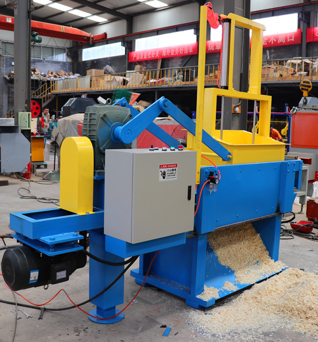 250-1500kg/H Dura Wood Shaving Machine Automatic For Poultry Farm