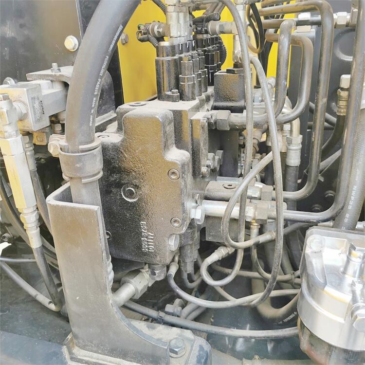 Japan Original Used Kobelco SK75 Excavator Good Condition and Crawler Chain Moving Type