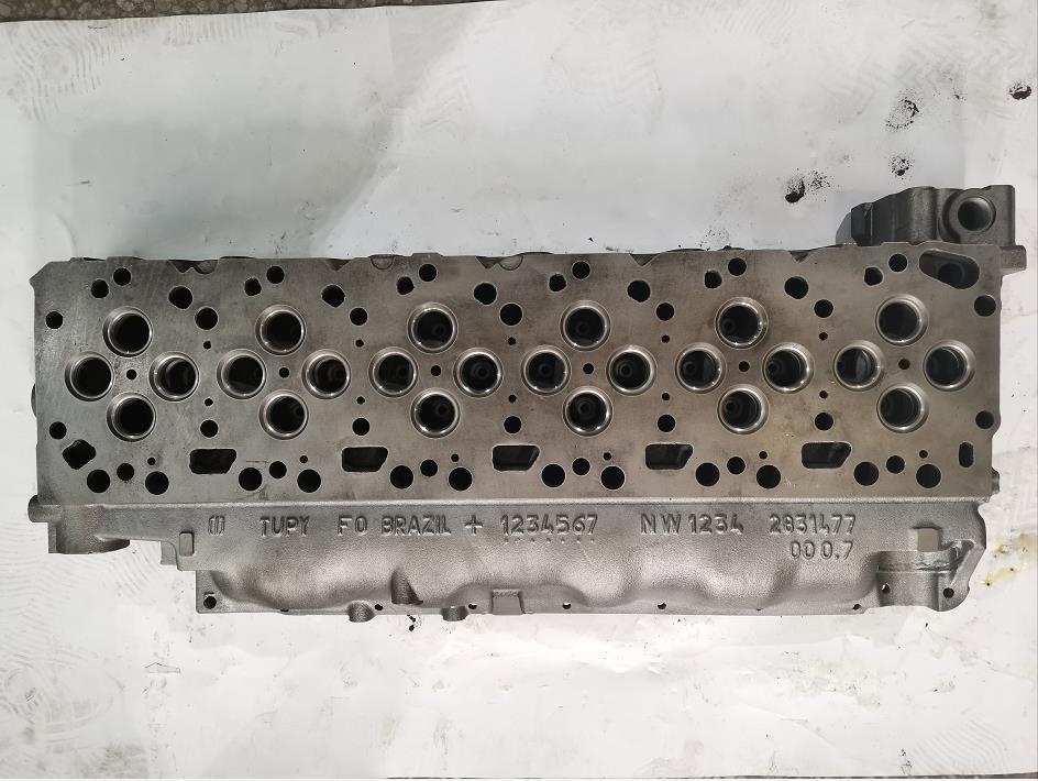 Standard Size 6754-11-1101 Komatsu PC240LC-8M0 PC220-8 Excavator 6D107 Cylinder Head for Construction Machinery