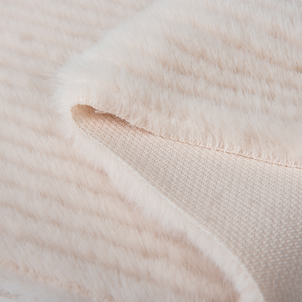 2024 Soft Cut Pile Short Fur Carpet Fabric with Customized Designs and Design Pattern