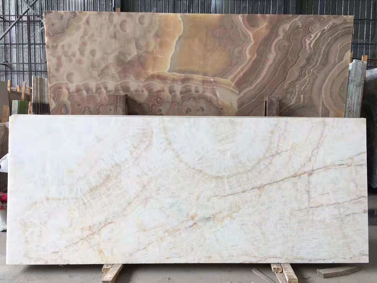 OEM White Onyx Marble Stone Slab With Khaki Brown Veins Tiles